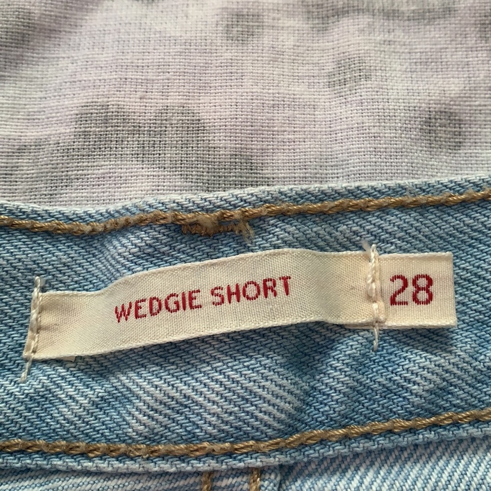 Levi’s Wedgie Short Blue Light Wash Button Fly Big E Jean Shorts Sz 28 - Picture 5 of 8